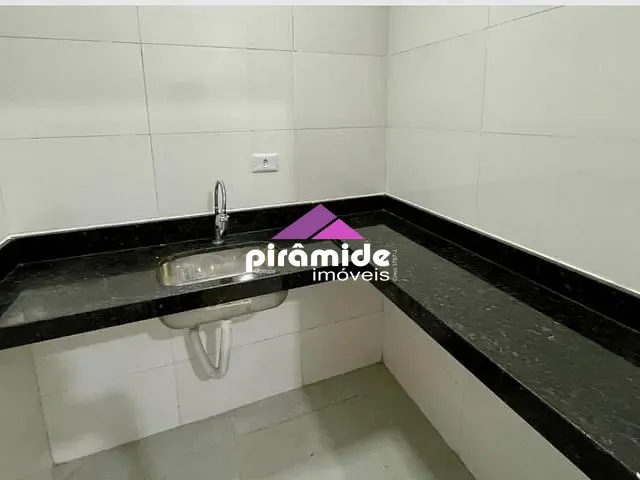 Ponto com 40m², à venda, no bairro Jardim Primavera em Caraguatatuba