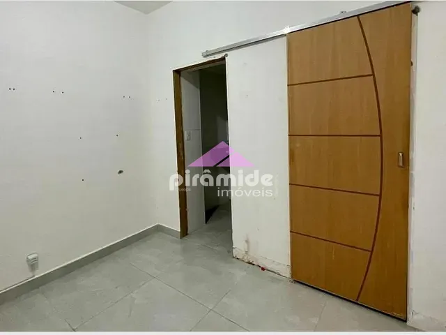 Ponto com 40m², à venda, no bairro Jardim Primavera em Caraguatatuba