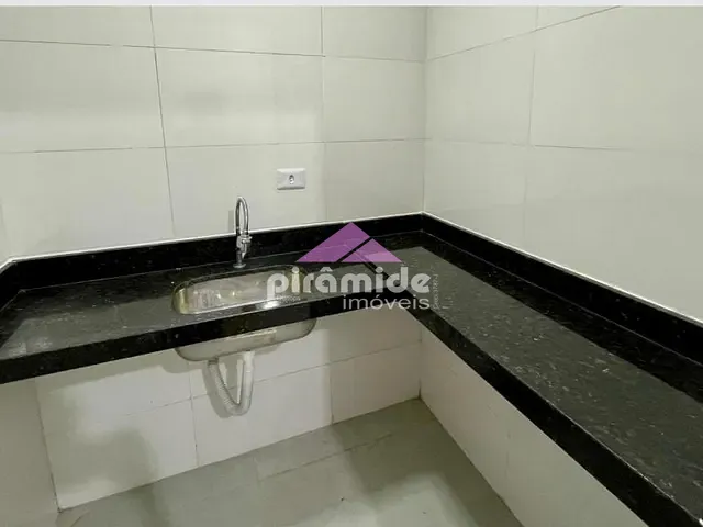 Ponto com 40m², à venda, no bairro Jardim Primavera em Caraguatatuba