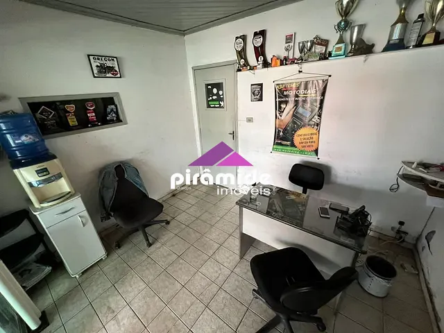 Ponto com 220m², para alugar, no bairro Jardim Satélite em São José dos Campos