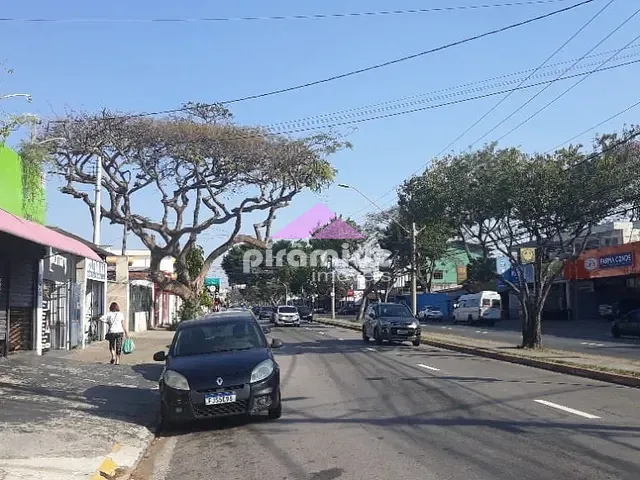 Ponto com 250m², à venda, no bairro Bosque dos Eucaliptos em São José dos Campos