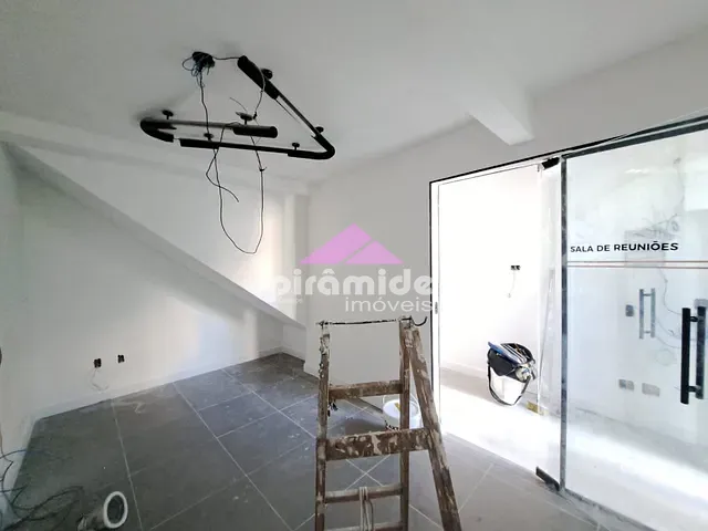 Ponto com 100m², para alugar, no bairro Vila Adyana em São José dos Campos