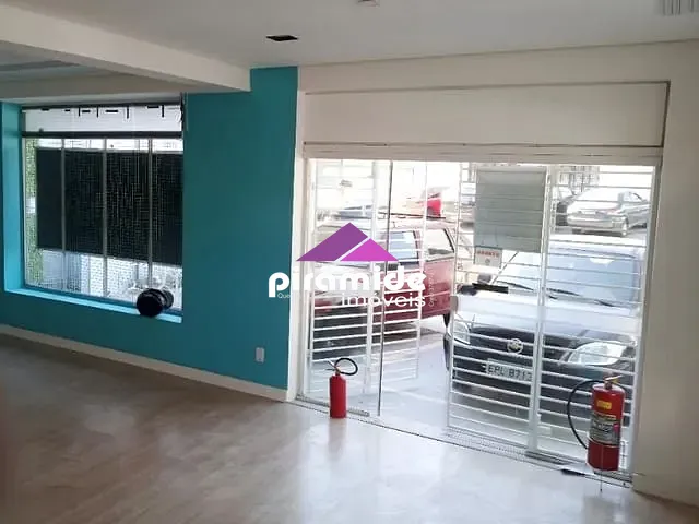 Ponto com 251m², à venda, no bairro Vila Guaianazes em São José dos Campos