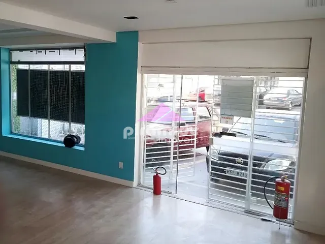 Ponto com 251m², à venda, no bairro Vila Guaianazes em São José dos Campos