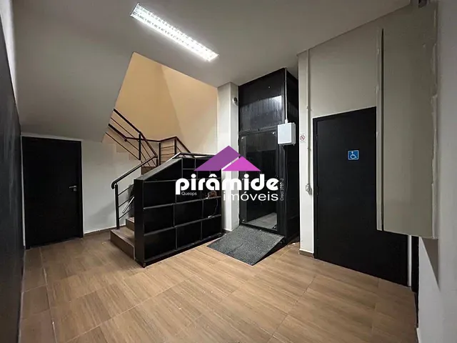 Ponto com 335m², para alugar, no bairro Jardim Aquárius em São José dos Campos