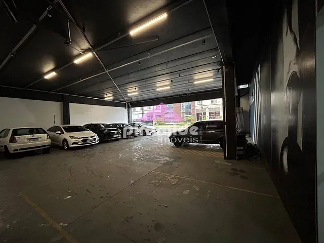 Ponto com 335m², para alugar, no bairro Jardim Aquárius em São José dos Campos