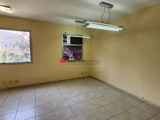 Ponto à venda, no bairro Sítio Pinheirinho em São Paulo