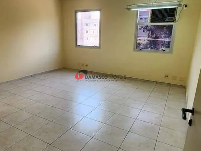Ponto à venda, no bairro Sítio Pinheirinho em São Paulo