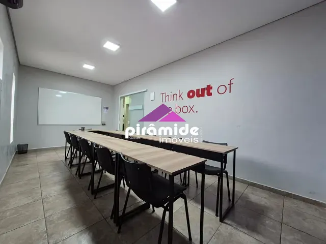 Ponto com 351m², à venda ou para alugar, no bairro Centro em Caraguatatuba