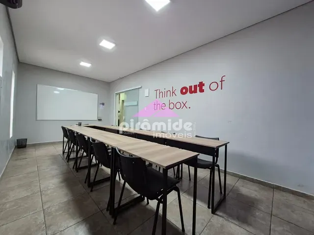 Ponto com 351m², à venda ou para alugar, no bairro Centro em Caraguatatuba