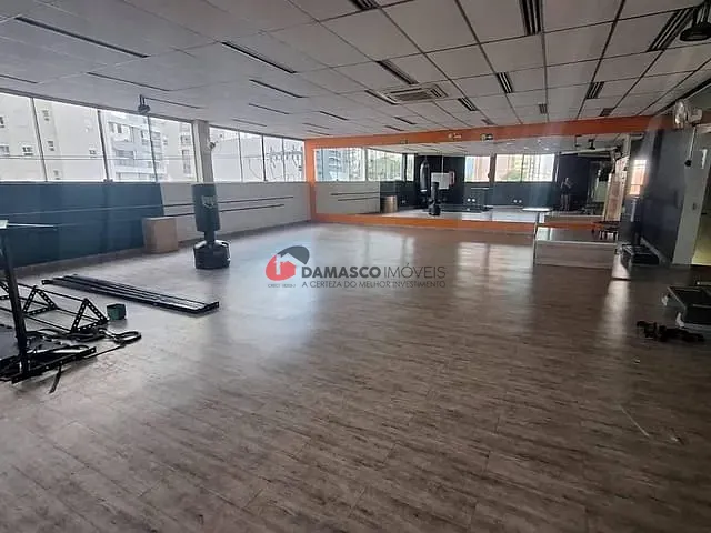Ponto com 255m², para alugar, no bairro Cerâmica em São Caetano do Sul