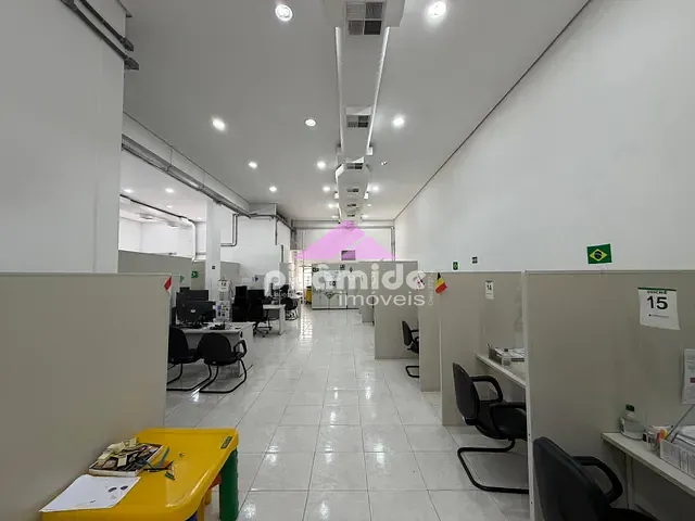 Ponto com 686m², para alugar, no bairro Jardim Aquarius em São José dos Campos
