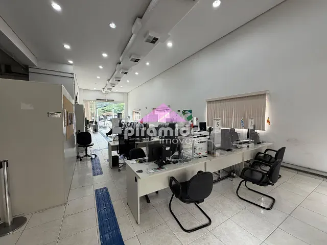 Ponto com 686m², para alugar, no bairro Jardim Aquarius em São José dos Campos