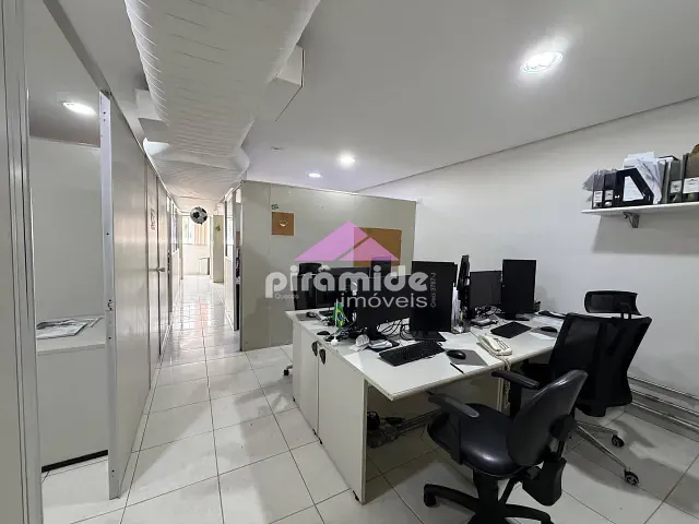 Ponto com 686m², para alugar, no bairro Jardim Aquarius em São José dos Campos