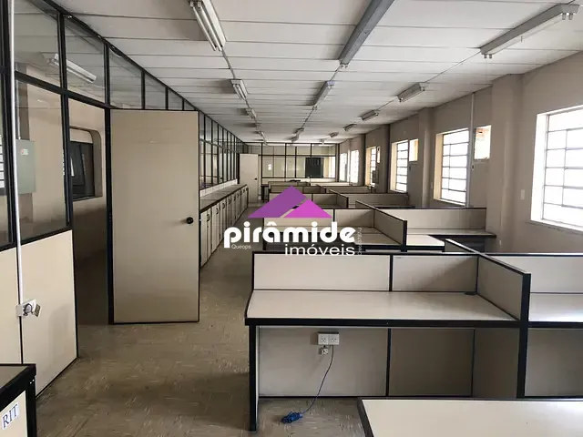 Ponto com 2300m², para alugar, no bairro Jardim Bela Vista em São José dos Campos
