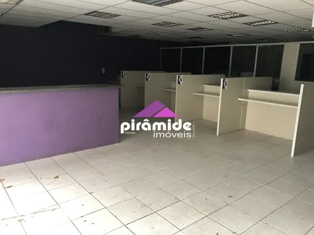 Ponto com 2300m², para alugar, no bairro Jardim Bela Vista em São José dos Campos