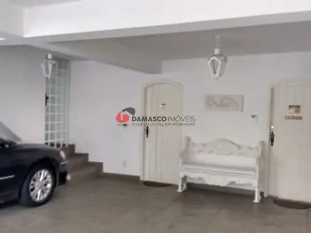 Ponto com 25m², para alugar, no bairro Vila Scarpelli em Santo André