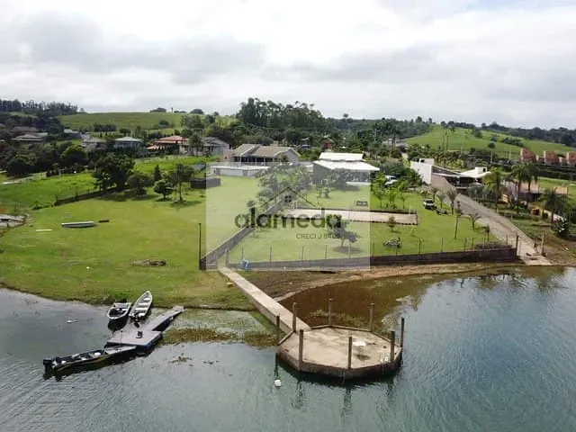 Rancho 5 quartos e 3 banheiros, para alugar, no bairro ÁGUA DA MULA em Ribeirão Claro