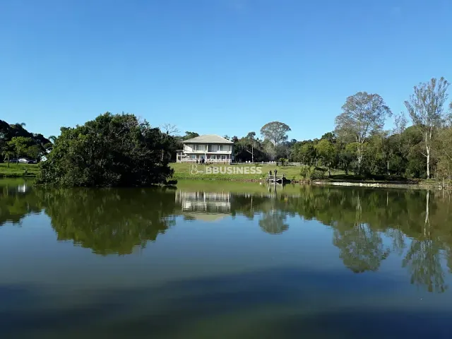 Rancho com 49279m² 3 quartos e 2 banheiros, à venda, no bairro Nova Milano em Farroupilha