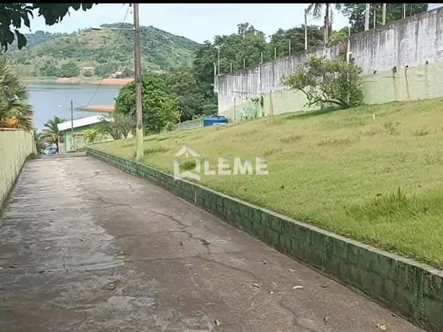 Rancho com 2478m² 3 quartos e 3 banheiros, à venda, no bairro Represa Graminha em Caconde em Caconde
