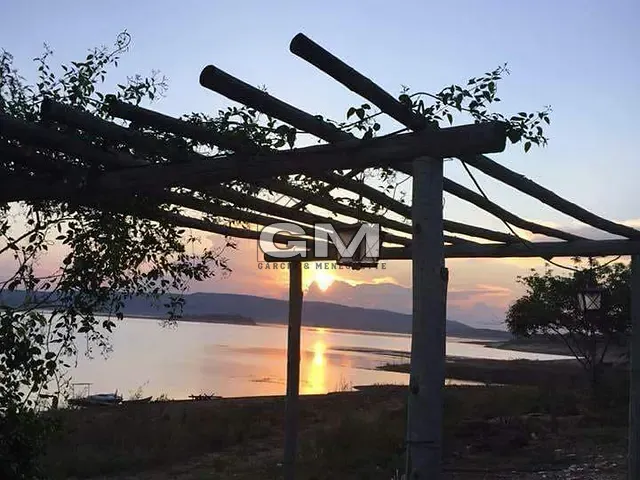 Rancho com 419m² 4 quartos e 5 banheiros, à venda, no bairro NÁUTICO BRISAS DO LAGO em Capitólio
