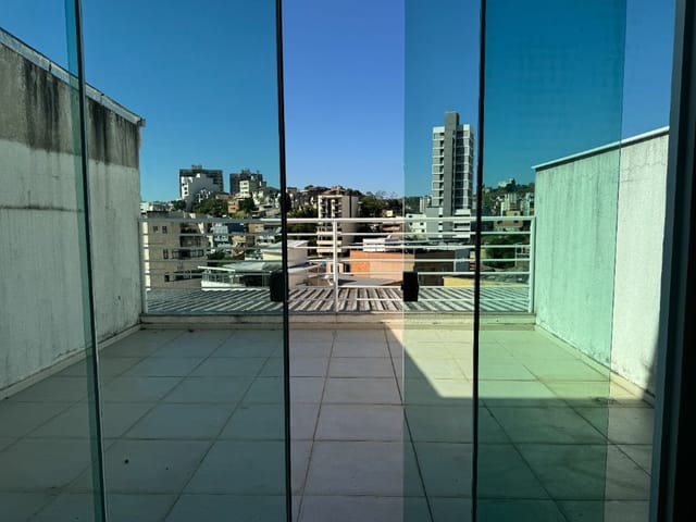Sala para alugar, no bairro Paineiras em Juiz de Fora