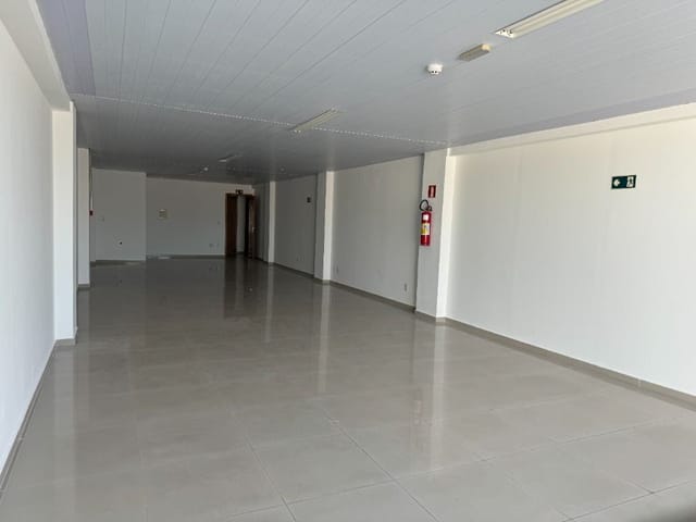Sala para alugar, no bairro Paineiras em Juiz de Fora