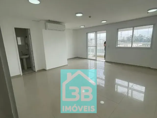 Sala à venda, no bairro Vila Leopoldina em São Paulo