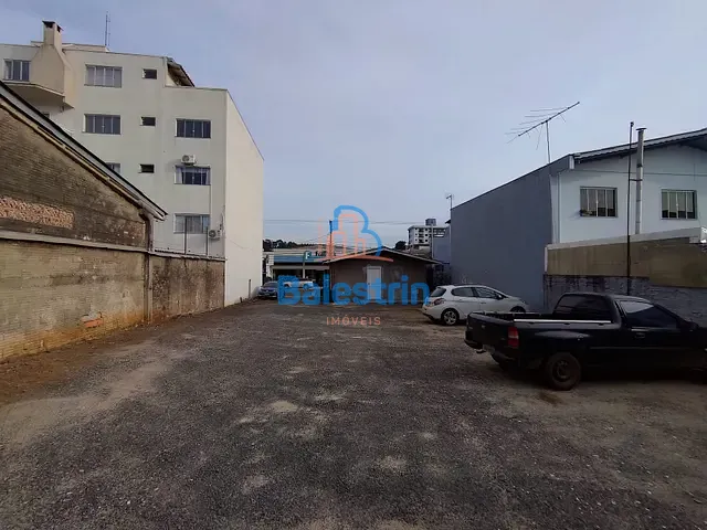 Sala com 486m², à venda, no bairro Centro em Fraiburgo