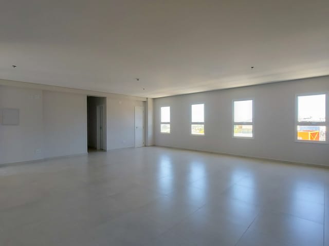 Sala com 157m², à venda, no bairro Nova Rússia em Ponta Grossa
