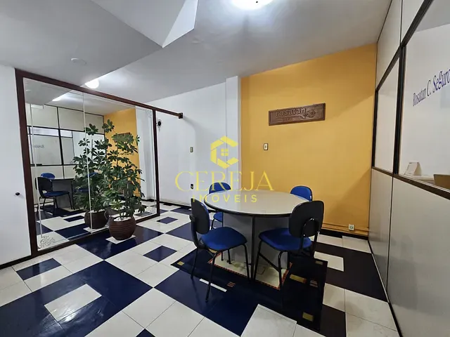 Sala com 89m², à venda, no bairro Centro em Nova Friburgo