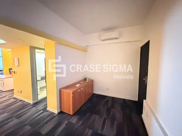 Sala à venda, no bairro Copacabana em Rio de Janeiro