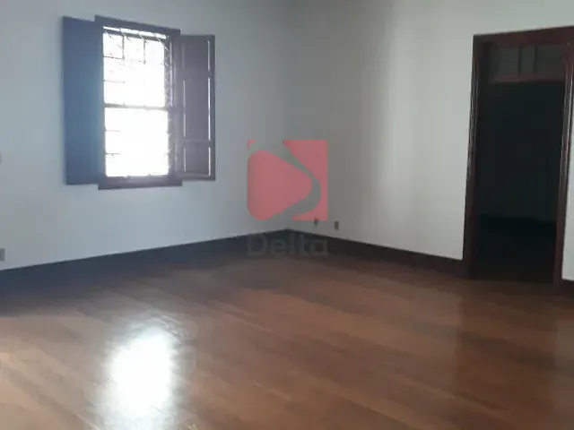 Sala com 461m², à venda, no bairro Centro em Pirassununga