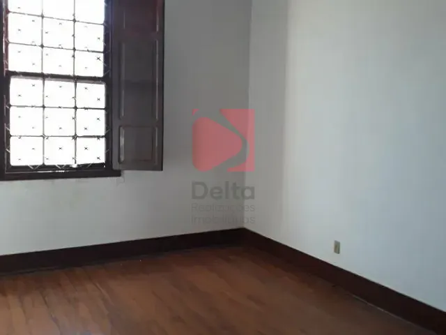 Sala com 461m², à venda, no bairro Centro em Pirassununga