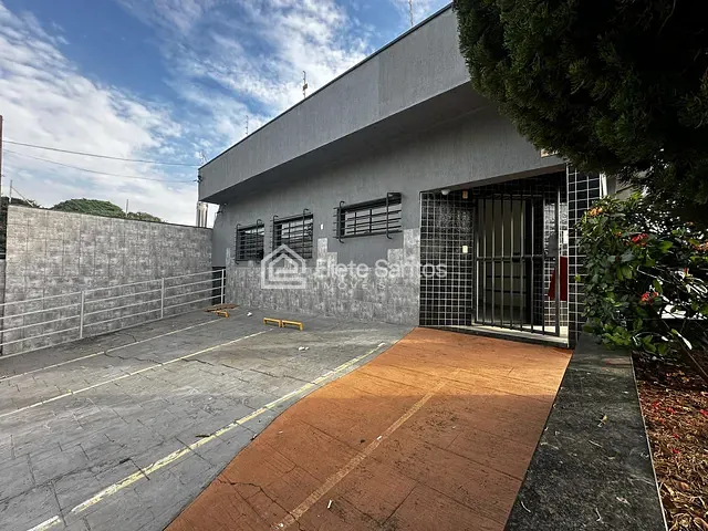 Sala com 371m², à venda, no bairro Chácara Machadinho I em Americana