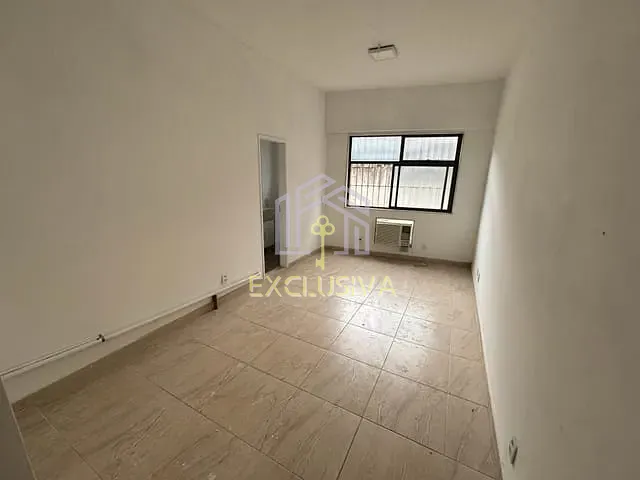 Sala com 27m², para alugar, no bairro Jardim Guanabara em Rio de Janeiro