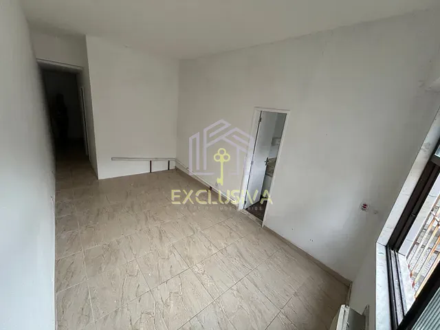 Sala com 27m², para alugar, no bairro Jardim Guanabara em Rio de Janeiro