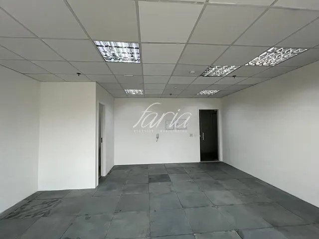 Sala com 48m², para alugar, no bairro Água Branca em São Paulo
