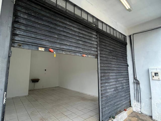 Sala com 25m², para alugar, no bairro Setor Urias Magalhães em Goiânia