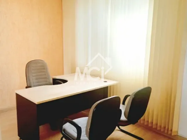 Sala à venda, no bairro Centro em Pelotas