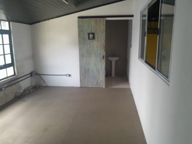 Sala com 480m², para alugar, no bairro Centro em Vinhedo