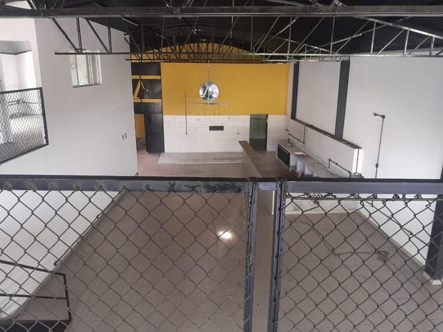 Sala com 480m², para alugar, no bairro Centro em Vinhedo