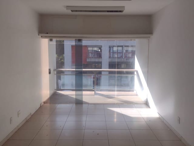 Sala com 35m², para alugar, no bairro Asa Norte em Brasília