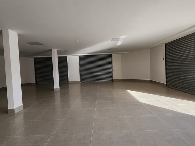 Sala com 150m², para alugar, no bairro Jardim Mariliza em Goiânia