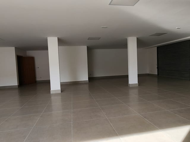 Sala com 150m², para alugar, no bairro Jardim Mariliza em Goiânia