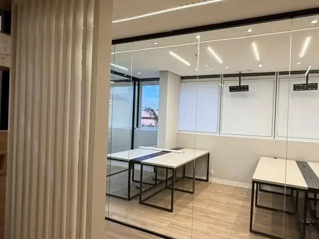 Sala com 78m², para alugar, no bairro Vila Mogilar em Mogi das Cruzes