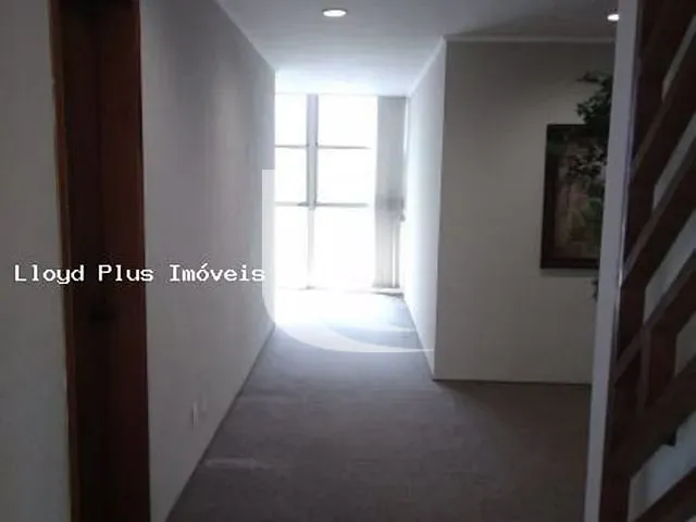 Sala para alugar, no bairro República em São Paulo