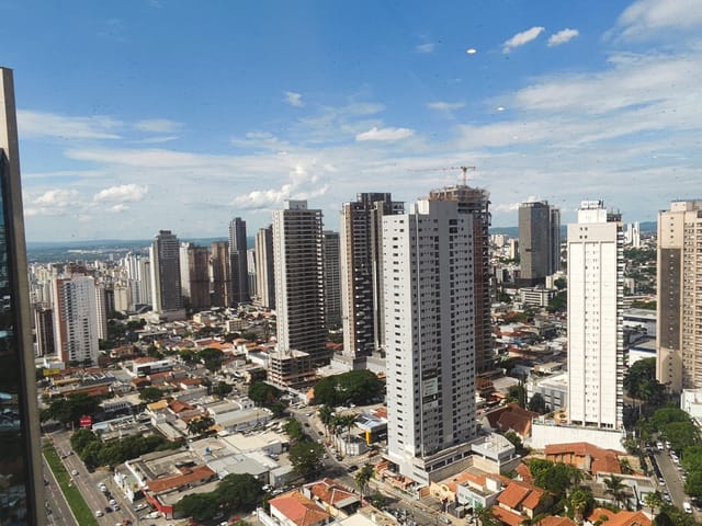Sala com 33m², para alugar, no bairro Setor Bueno em Goiânia
