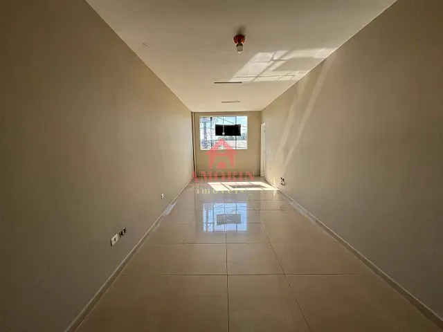 Sala com 25m², para alugar, no bairro Fazendinha em Curitiba