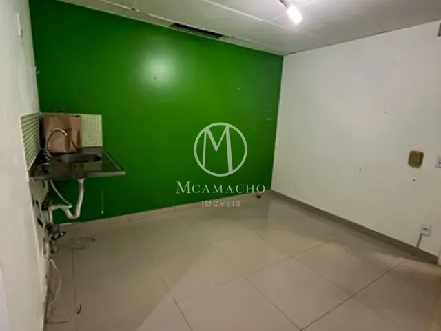 Sala à venda, no bairro Barra da Tijuca em Rio de Janeiro